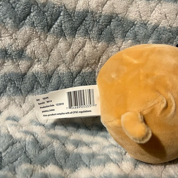 Prince the Pug Clip Squishmallows - Picture 4 of 4